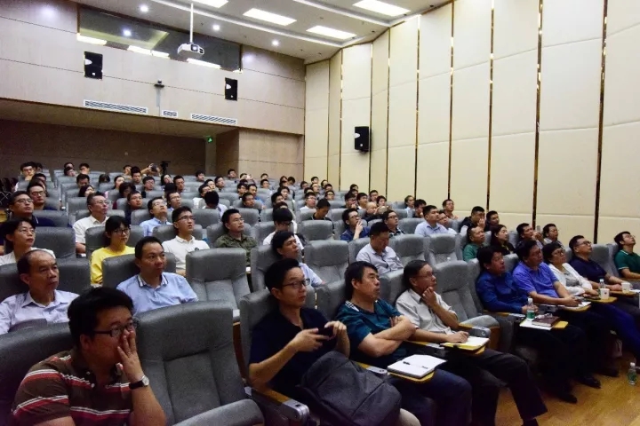 浴室情欲HD三级