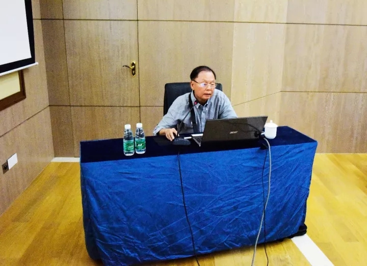 浴室情欲HD三级