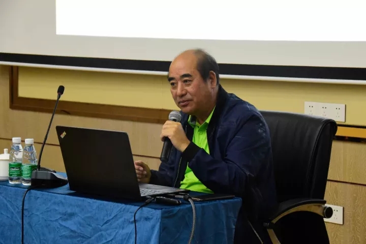 浴室情欲HD三级