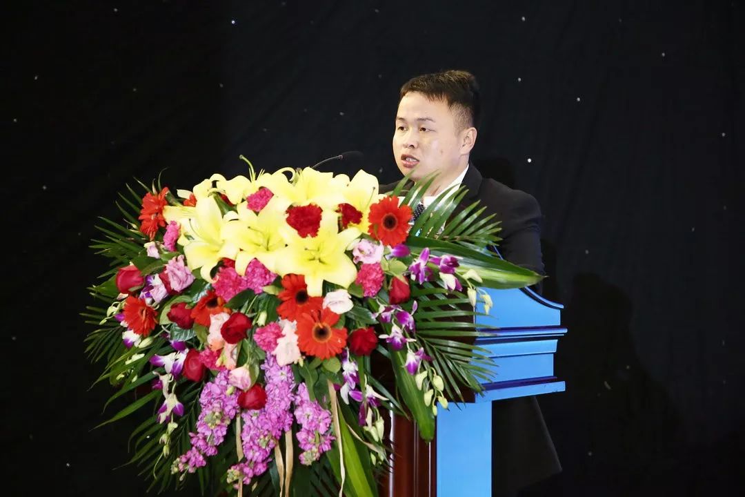 浴室情欲HD三级