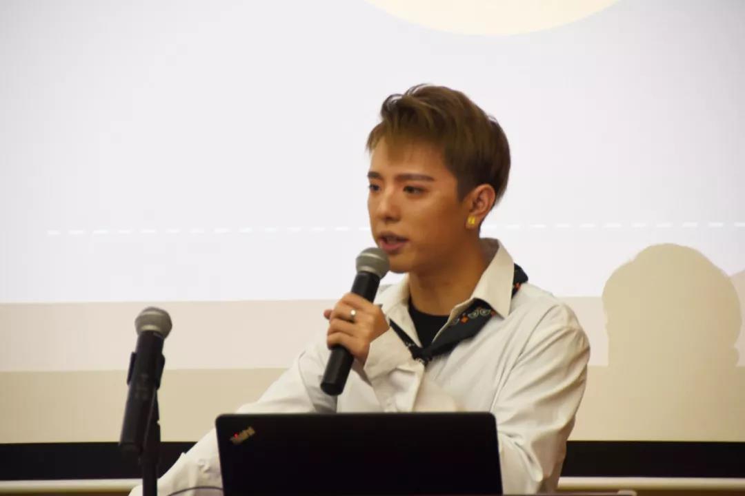 浴室情欲HD三级