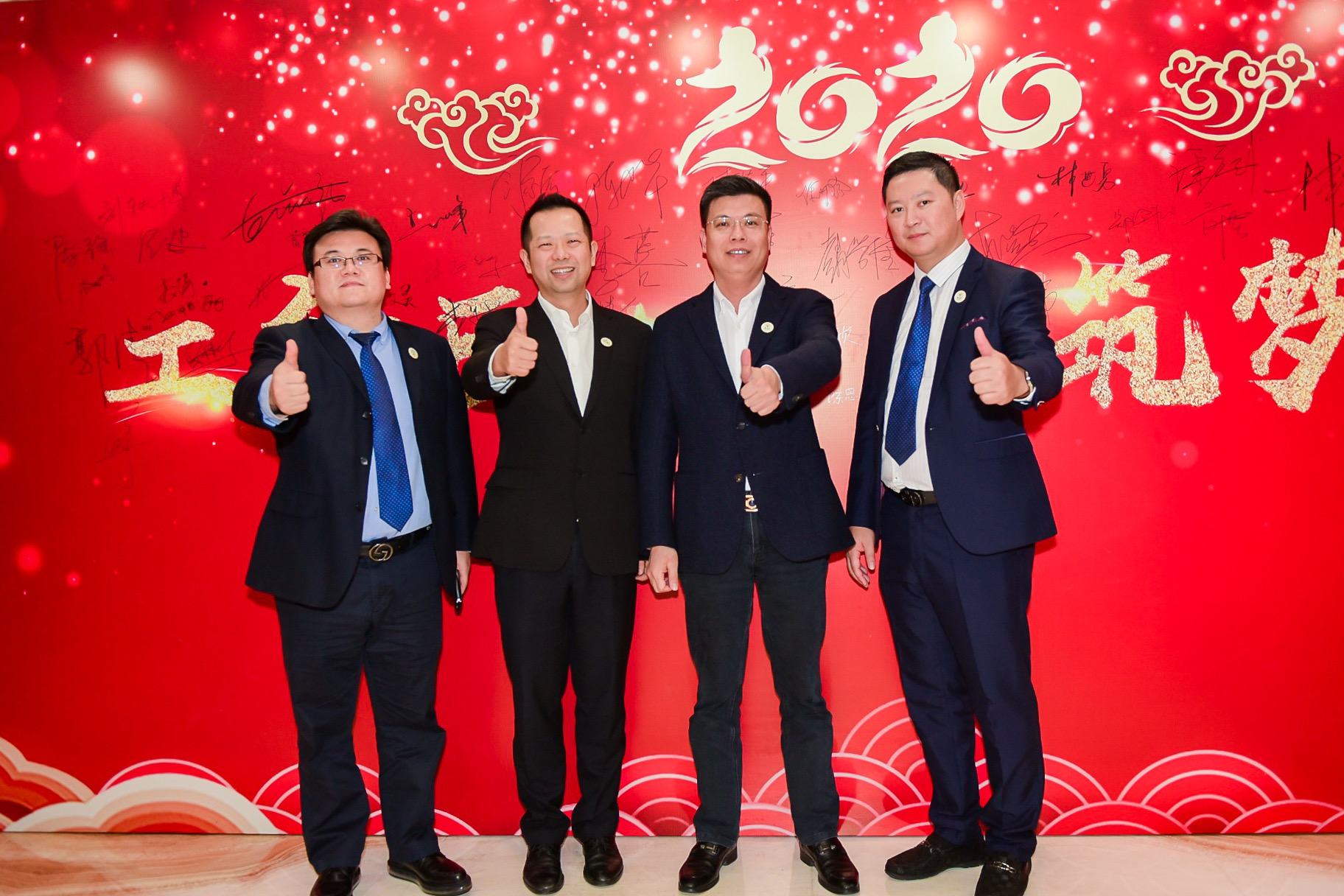 浴室情欲HD三级