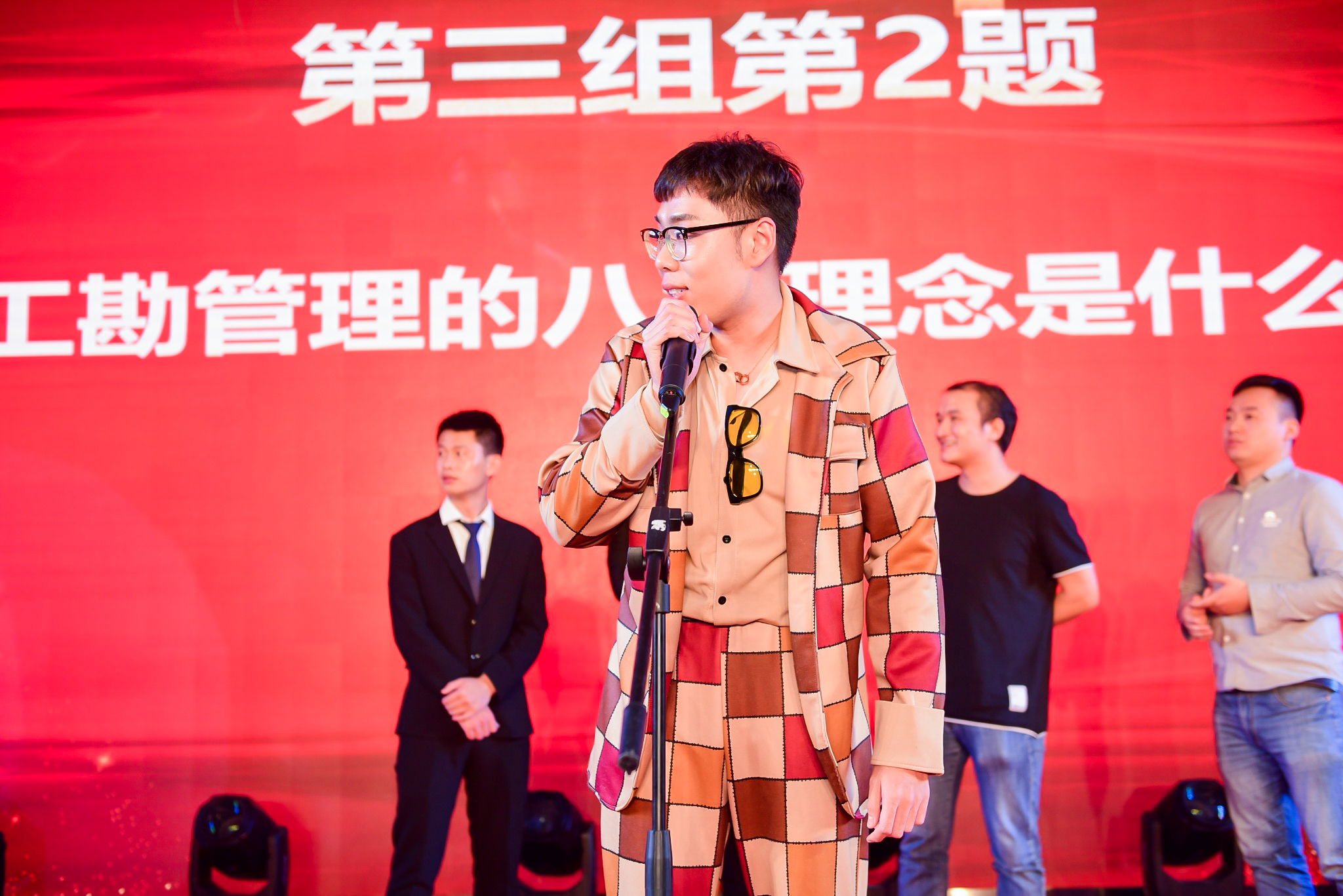 浴室情欲HD三级