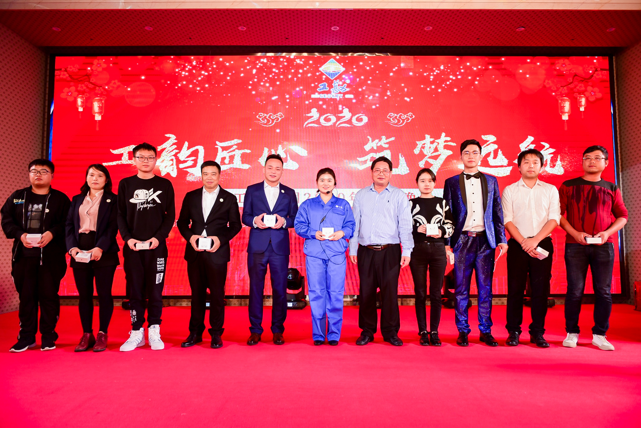 浴室情欲HD三级