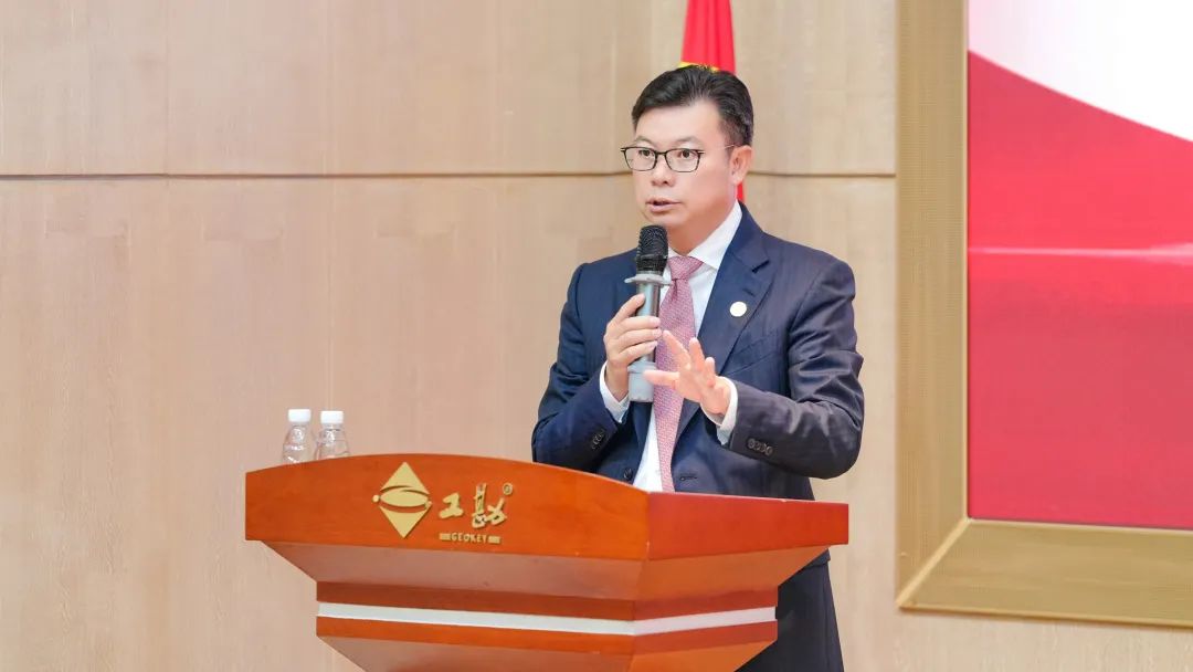 浴室情欲HD三级