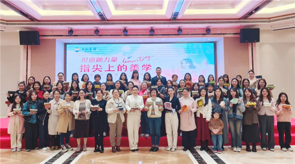 浴室情欲HD三级