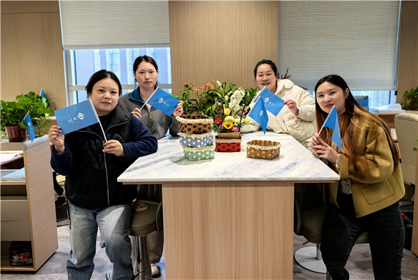 浴室情欲HD三级