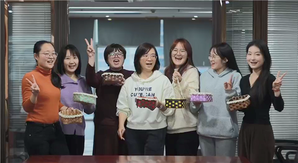 浴室情欲HD三级