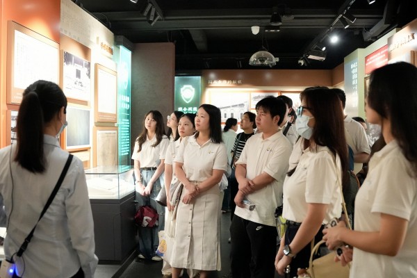 浴室情欲HD三级