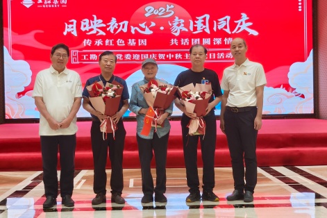 浴室情欲HD三级