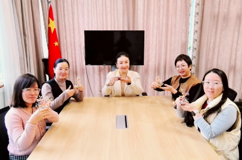 浴室情欲HD三级