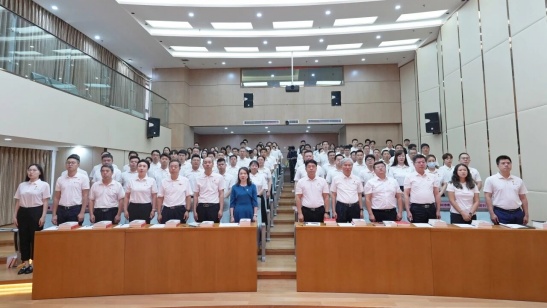 浴室情欲HD三级